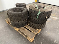 Heftruck banden met velgen - afbeelding 5 van  12