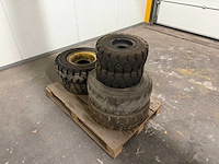 Heftruck banden met velgen - afbeelding 12 van  12