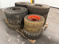 Heftruck banden met velgen - afbeelding 10 van  12