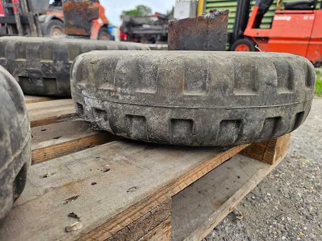 Heftruck banden set - afbeelding 5 van  6