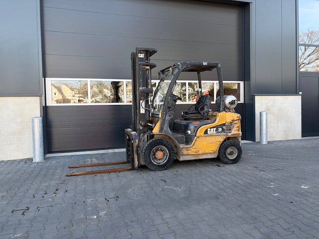 Heftruck caterpillar gp25n lpg 2500kg 5.5m 2011 - afbeelding 1 van  1