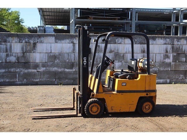 Heftruck caterpillar v35d lpg 1750kg - afbeelding 1 van  1