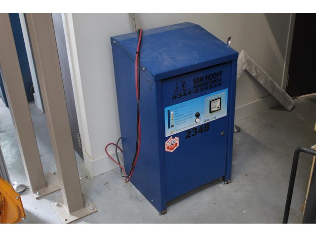 Heftruck caterpiller f40d. bouwjaar 1991. max. draaglast 2000 kg. tellerstanden 22.746 en 776 (twee tellers... - afbeelding 4 van  13