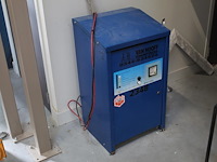 Heftruck caterpiller f40d. bouwjaar 1991. max. draaglast 2000 kg. tellerstanden 22.746 en 776 (twee tellers... - afbeelding 4 van  13