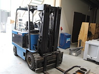 Heftruck caterpiller f40d. bouwjaar 1991. max. draaglast 2000 kg. tellerstanden 22.746 en 776 (twee tellers... - afbeelding 6 van  13