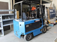 Heftruck caterpiller f40d. bouwjaar 1991. max. draaglast 2000 kg. tellerstanden 22.746 en 776 (twee tellers... - afbeelding 7 van  13