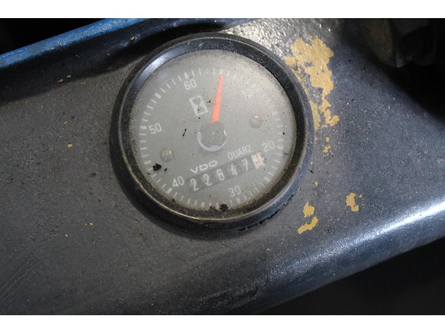 Heftruck caterpiller f40d. bouwjaar 1991. max. draaglast 2000 kg. tellerstanden 22.746 en 776 (twee tellers... - afbeelding 12 van  13