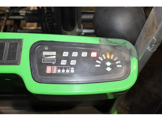 Heftruck cesab blitz 150 met hef-, neig- , klem- en shift-functie. bouwjaar onbekend. afgelezen urenstand 5... - afbeelding 3 van  8