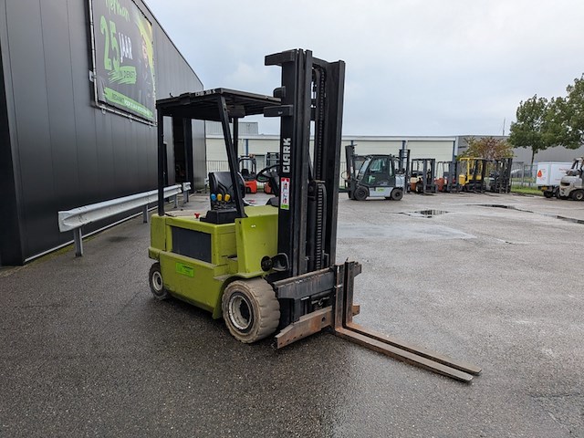 Heftruck clarck, cem30s, bouwjaar 2001 - afbeelding 19 van  25