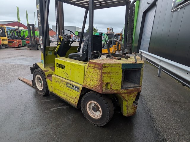 Heftruck clarck, gpm25l, bouwjaar 1988 - afbeelding 22 van  24