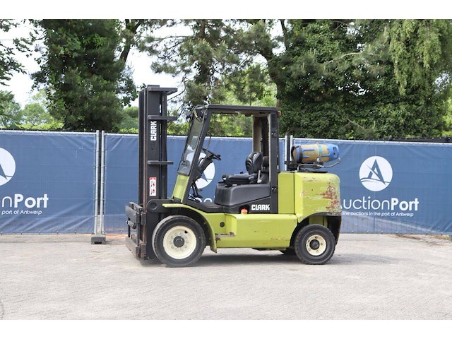 Heftruck clark cgp50 lpg 5000kg 3.3m 2001 - afbeelding 1 van  1