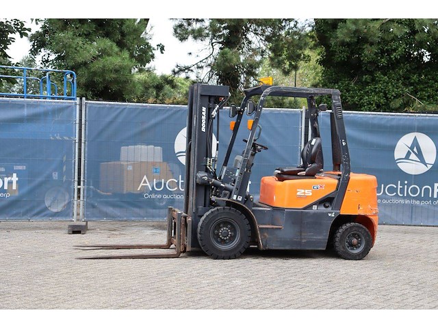 Heftruck doosan d25g diesel 2500kg 5.9m 2016 - afbeelding 1 van  1