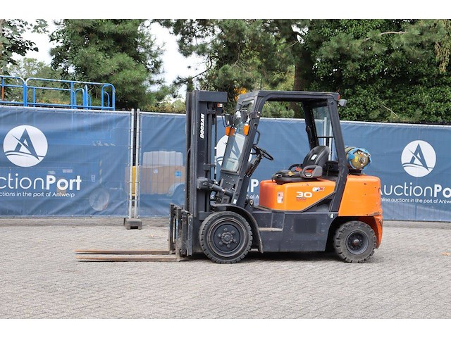 Heftruck doosan g30g lpg 3000kg 3.0m 2015 - afbeelding 1 van  1