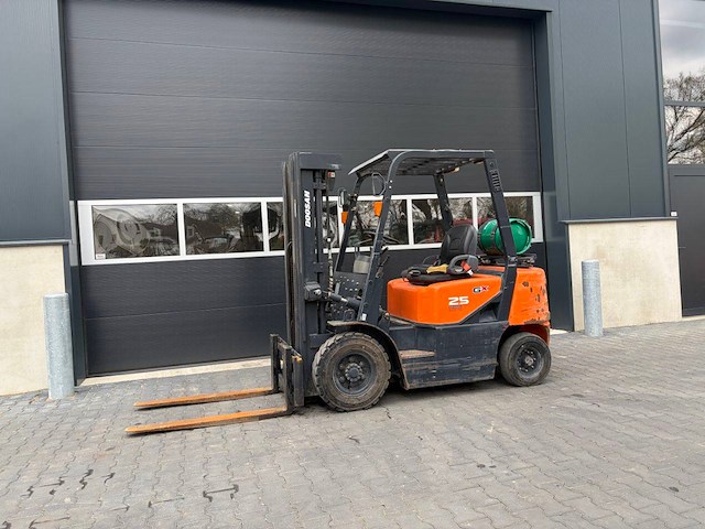 Heftruck doosan gx25 lpg 2500kg 2012 - afbeelding 1 van  1