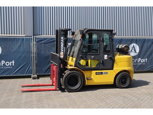 Heftruck hyundai 45l-7a lpg 3205kg 4.5m 2013 - afbeelding 1 van  1