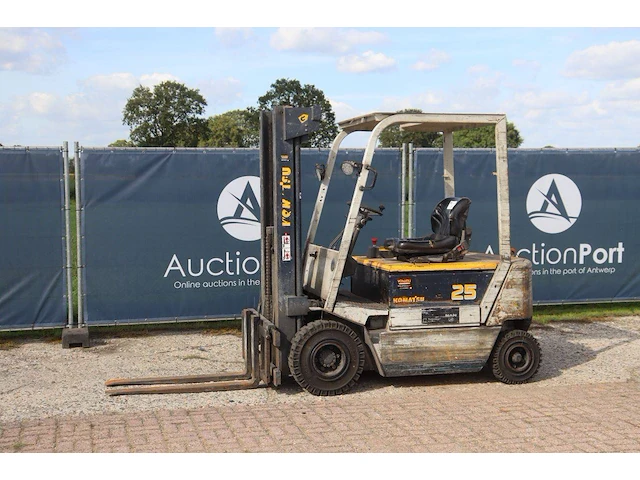 Heftruck komatsu fb25h-1e elektrisch 2500kg 3.0m 1995 - afbeelding 1 van  1