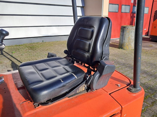 Heftruck, linde, e15, rood - afbeelding 7 van  19