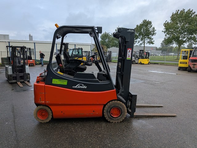 Heftruck linde, e25 - 600 / 03, bouwjaar 2009 - afbeelding 18 van  23