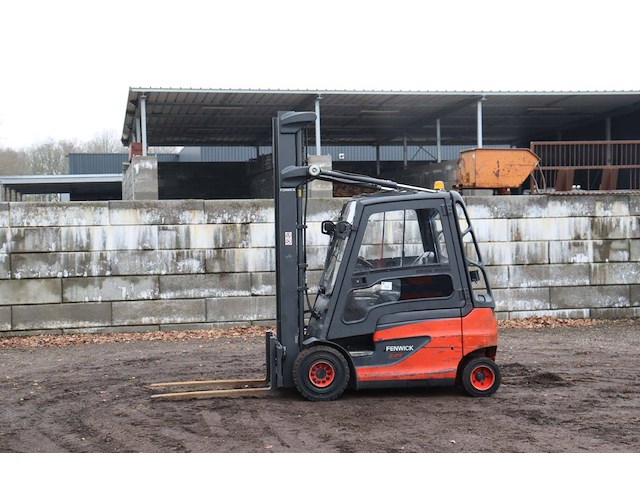 Heftruck linde e25-01 elektrisch 2500kg 2018 - afbeelding 1 van  1