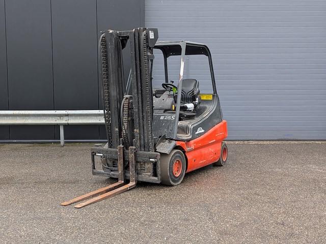 Heftruck linde, e25-02, bouwjaar 2001 - afbeelding 1 van  25