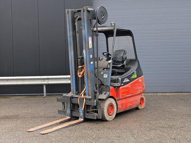 Heftruck linde, e25 / 600 - 02, bouwjaar 2003 - afbeelding 1 van  25