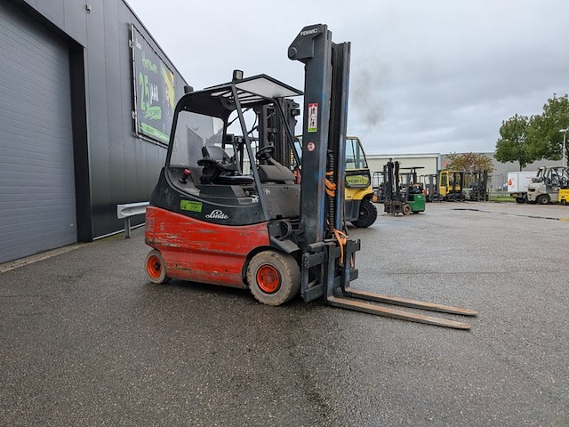 Heftruck linde, e25 / 600 - 02, bouwjaar 2003 - afbeelding 19 van  25