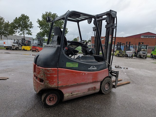 Heftruck linde, e25 / 600 - 03, bouwjaar 2008 - afbeelding 23 van  25