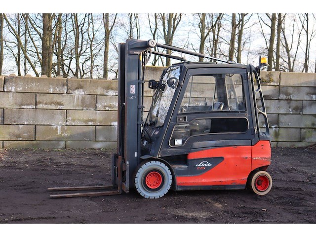 Heftruck linde e25l elektrisch 2500kg - afbeelding 1 van  1