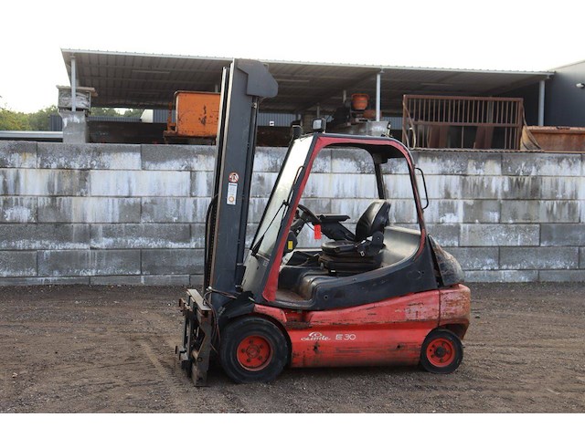 Heftruck linde e30-02 elektrisch 3000kg 3.79m 2000 - afbeelding 1 van  1