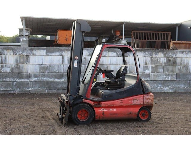 Heftruck linde e30-02 elektrisch 3000kg 3.79m 2000 - afbeelding 1 van  1