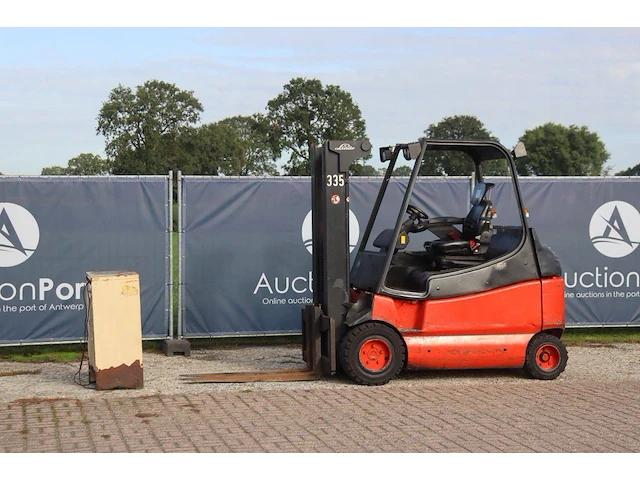 Heftruck linde e30/03/600 elektrisch 3000kg 2005 - afbeelding 1 van  1