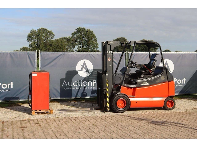 Heftruck linde e30/03/600 elektrisch 3000kg 2005 - afbeelding 1 van  1