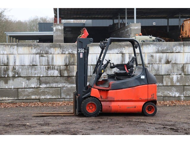 Heftruck linde e30/03/600 elektrisch 3000kg 4m 2006 - afbeelding 1 van  1