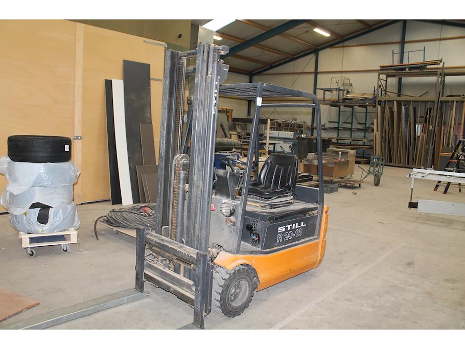 Faillissement line-a bv 2 kavels l152-l313