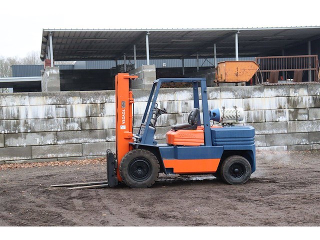 Heftruck toyota 02-5fgf25 lpg 4550kg 3.3m 1989 - afbeelding 1 van  1