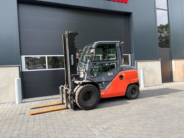Heftruck toyota 40-8fd45n diesel 4550kg 3.7m 2017 - afbeelding 1 van  1