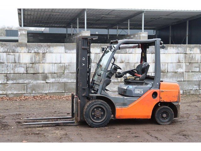 Heftruck toyota 52-8fdf30 diesel 3000kg 4.3m 2015 - afbeelding 1 van  1