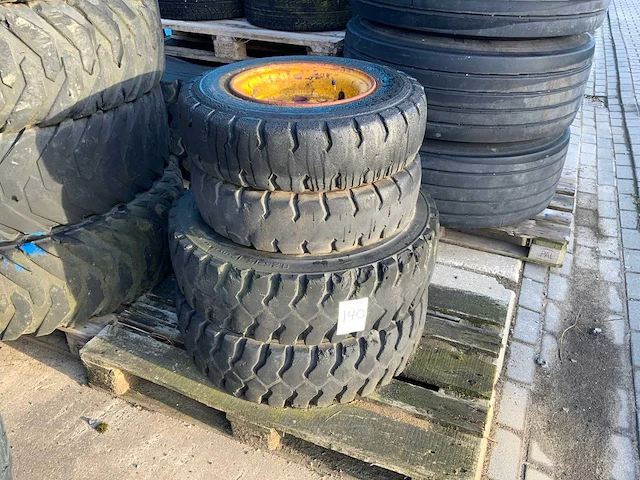 Heftruck wiel (4x) - afbeelding 1 van  5