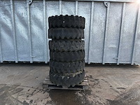 Heftruckbanden met velg 10-gaats (6x) - afbeelding 1 van  2