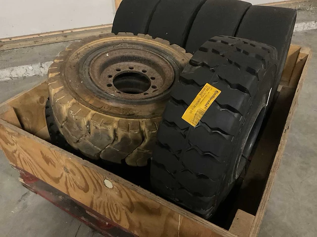 Heftruckbanden - afbeelding 2 van  7