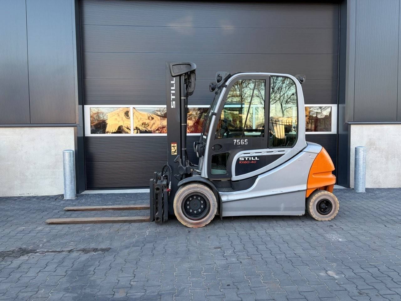 Heftrucks - graafmachines - wielladers - hoogwerkers - machines