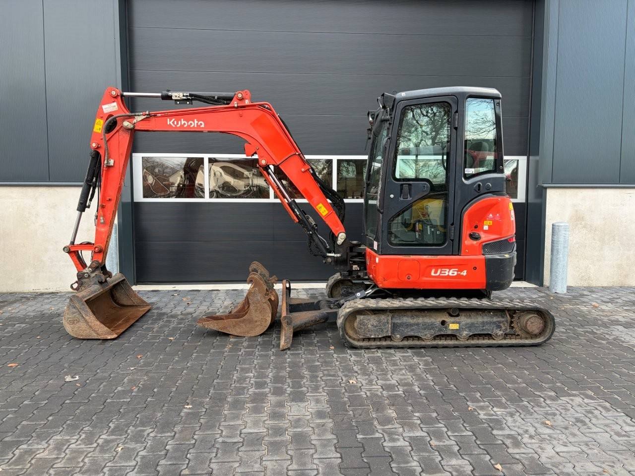 Heftrucks - graafmachines - wielladers - hoogwerkers - machines