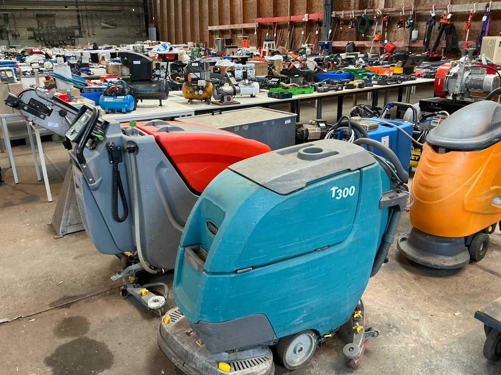 Heftrucks, aanhangwagens, containers, units en gereedschap