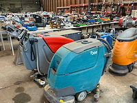 Heftrucks, aanhangwagens, containers, units en gereedschap