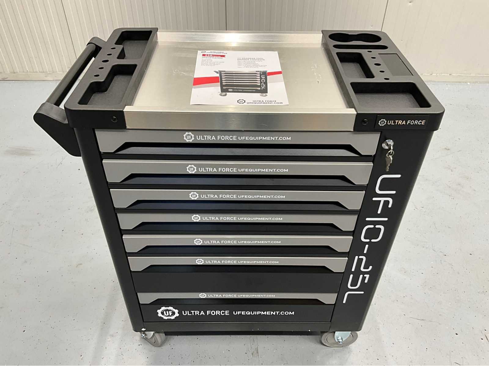 Heftrucks, graafmachines, aggregaten, gereedschappen en schoonmaakmachines