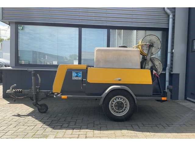 Heftrucks, rioolmachines, grondverzetmachines, transport en ex-rental