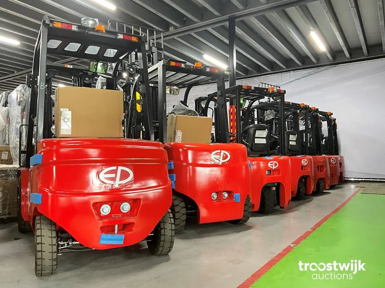 Heftrucks, stapelaars, gereedschappen, schoonmaakmachines en loaders