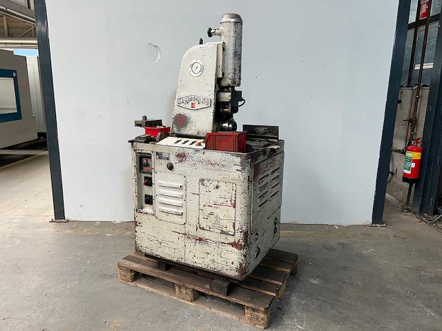 Hegenscheidt - notching machine - afbeelding 1 van  5