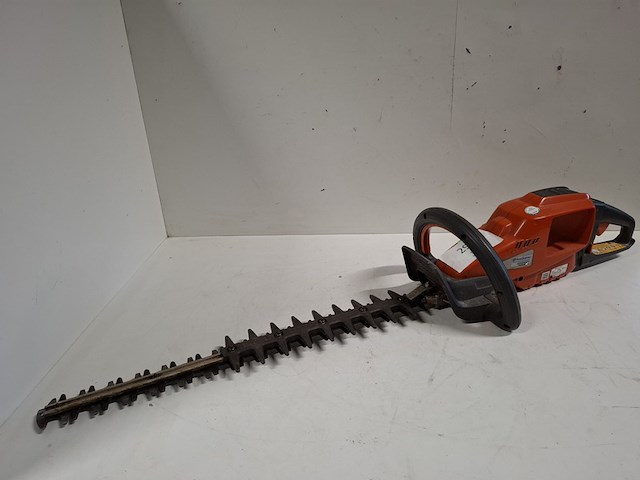 Heggenschaar - 60cmo inclusief accupakket (2 accu's en lader) husqvarna, 520ihd61, bouwjaar 2020 - afbeelding 1 van  13