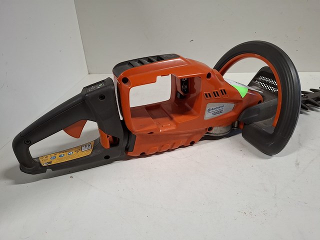 Heggenschaar - 60cmo inclusief accupakket (2 accu's en lader) husqvarna, 520ihd61, bouwjaar 2020 - afbeelding 11 van  13